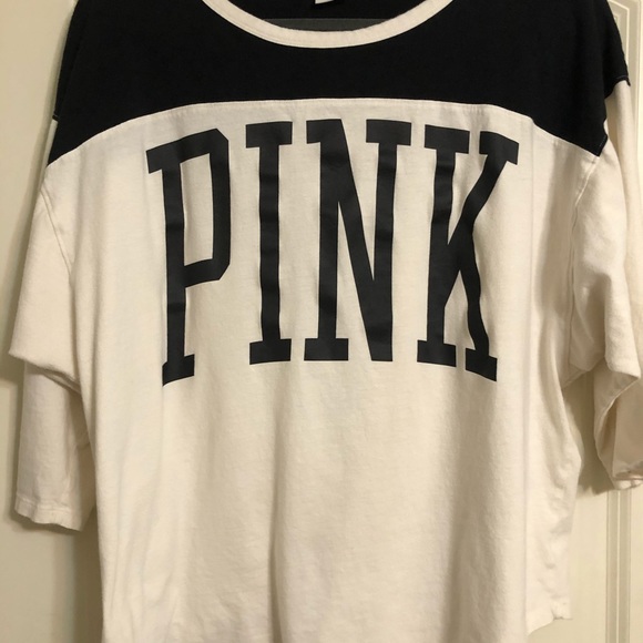 ****SOLD*****Pink black white oversize top Size L - Picture 4 of 4
